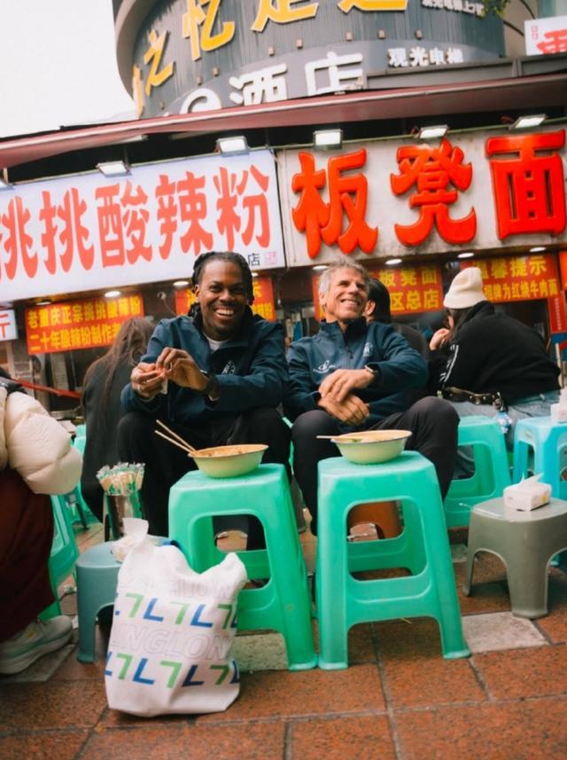 篮球预测-佐拉：马拉多纳和梅西之间，我选马拉多纳